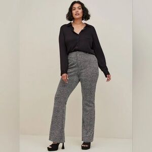 NWT Studio by Torrid black gray Textured Knit Trouser Boot plaid pants, size 14.